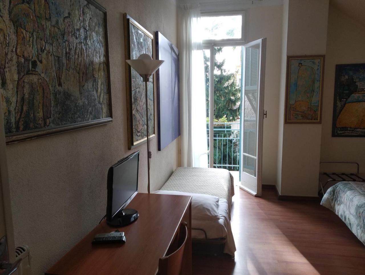 Hotel Lucciola Bordighera Zewnętrze zdjęcie
