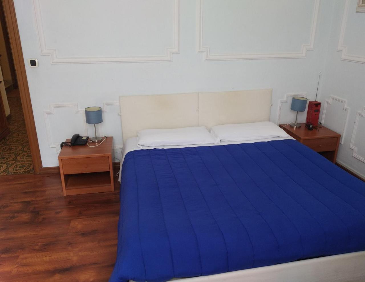 Hotel Lucciola Bordighera Zewnętrze zdjęcie