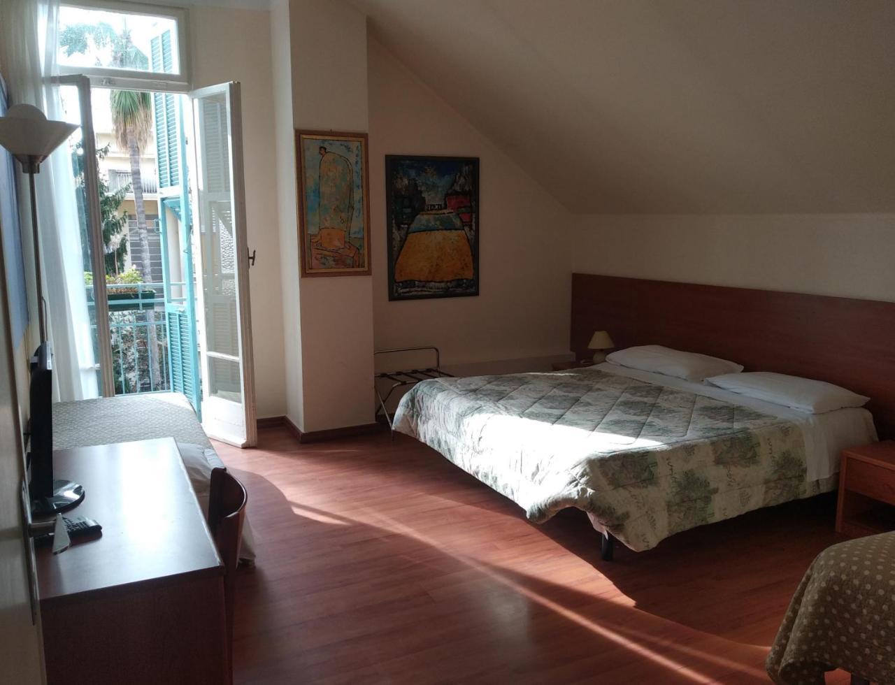 Hotel Lucciola Bordighera Zewnętrze zdjęcie