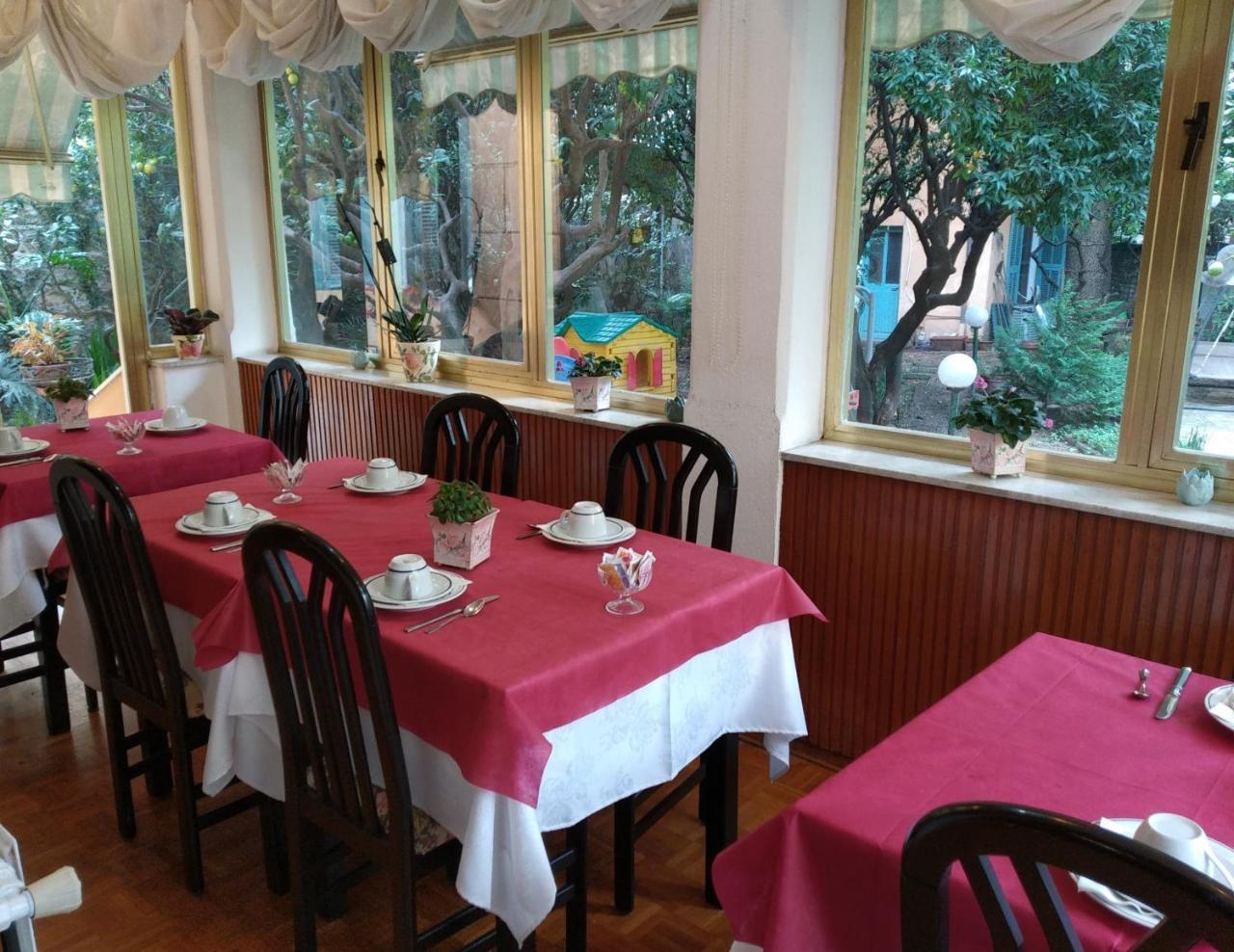 Hotel Lucciola Bordighera Zewnętrze zdjęcie
