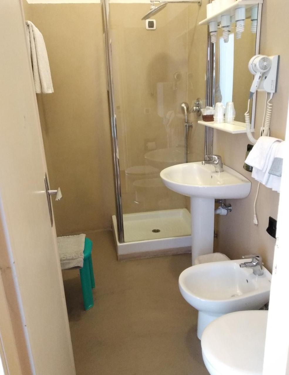 Hotel Lucciola Bordighera Zewnętrze zdjęcie