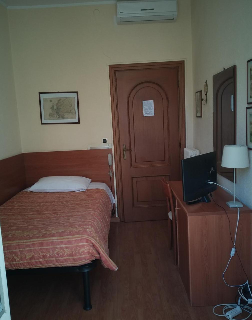 Hotel Lucciola Bordighera Zewnętrze zdjęcie