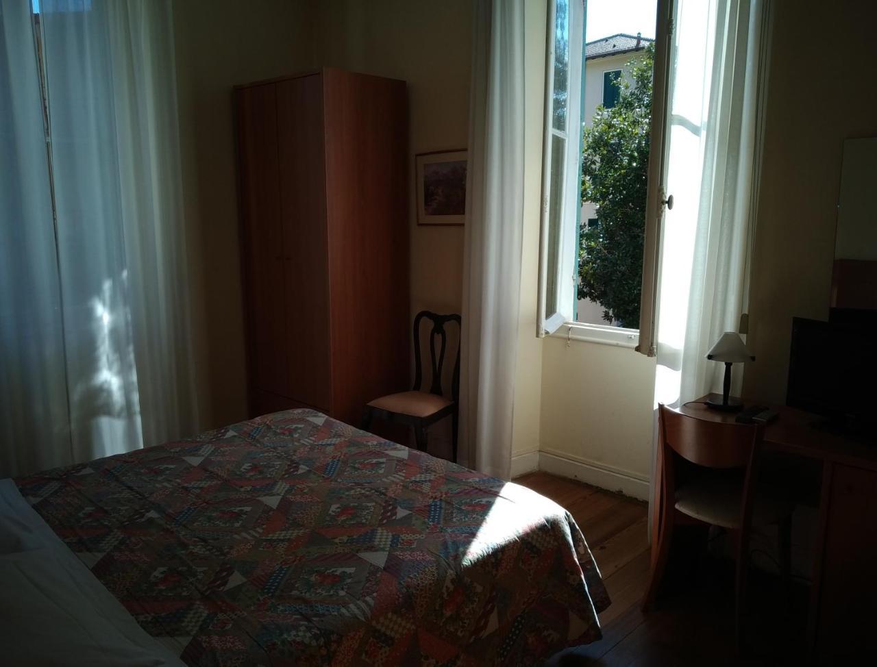 Hotel Lucciola Bordighera Zewnętrze zdjęcie